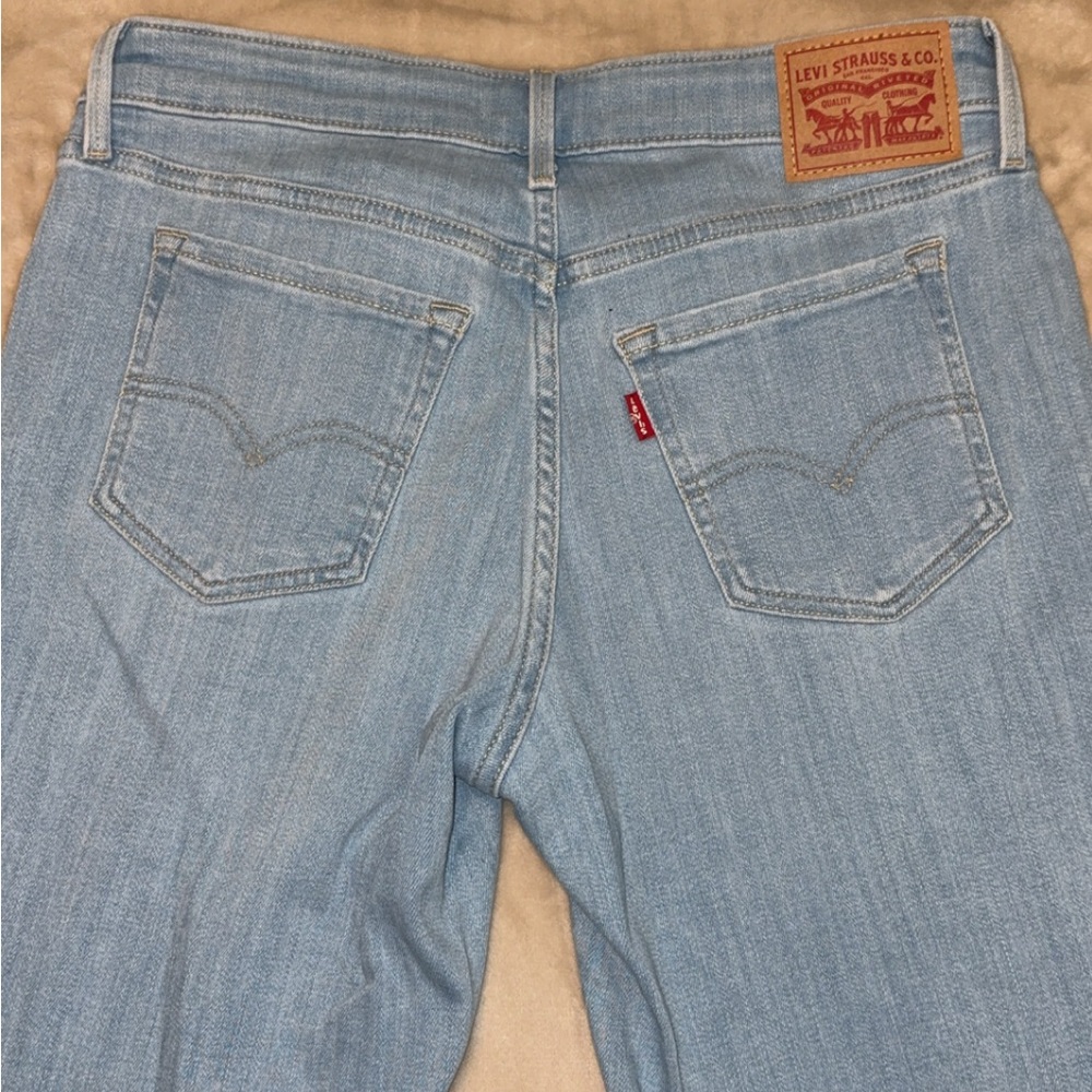 Levi's 711 Skinny Jeans in Soft Blue